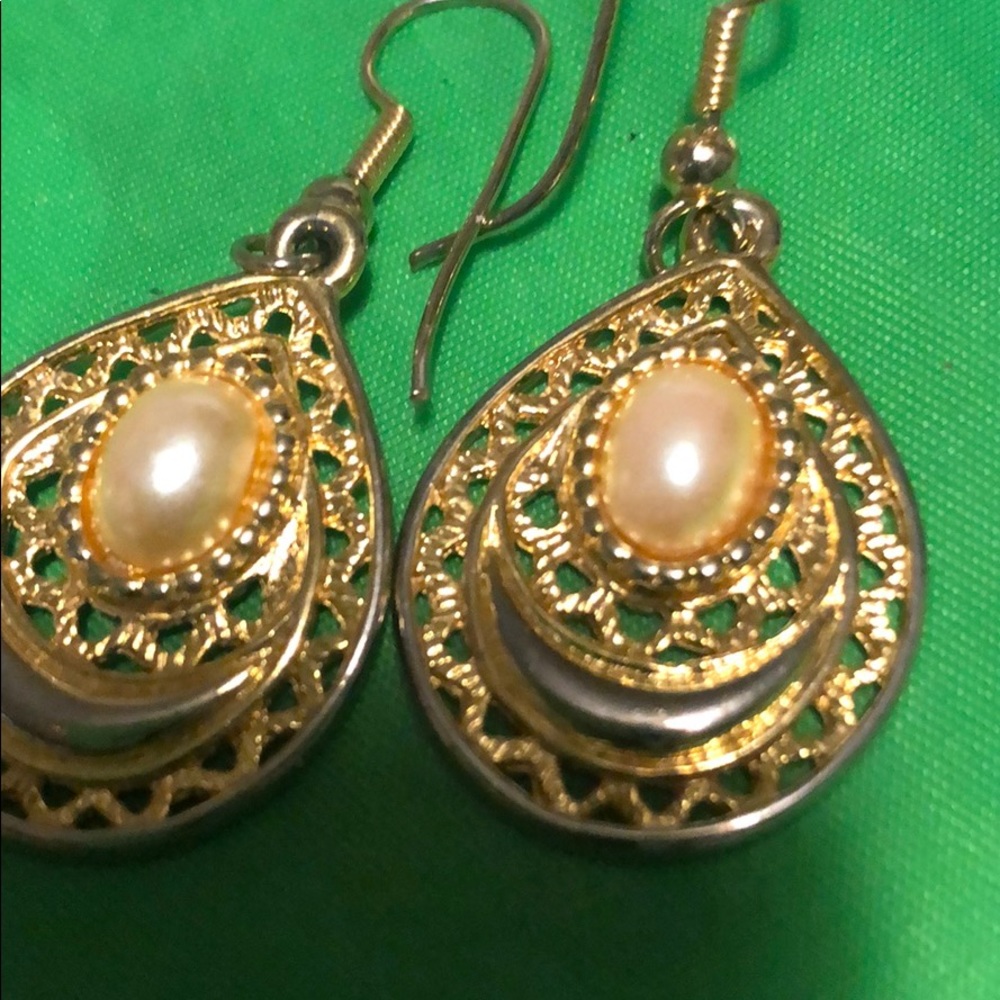 Used earrings 2” - Picture 4 of 5